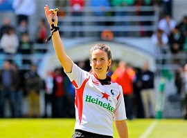 Alhambra Nievas, première arbitre de rugby féminin à arbitrer un test-match masculin
